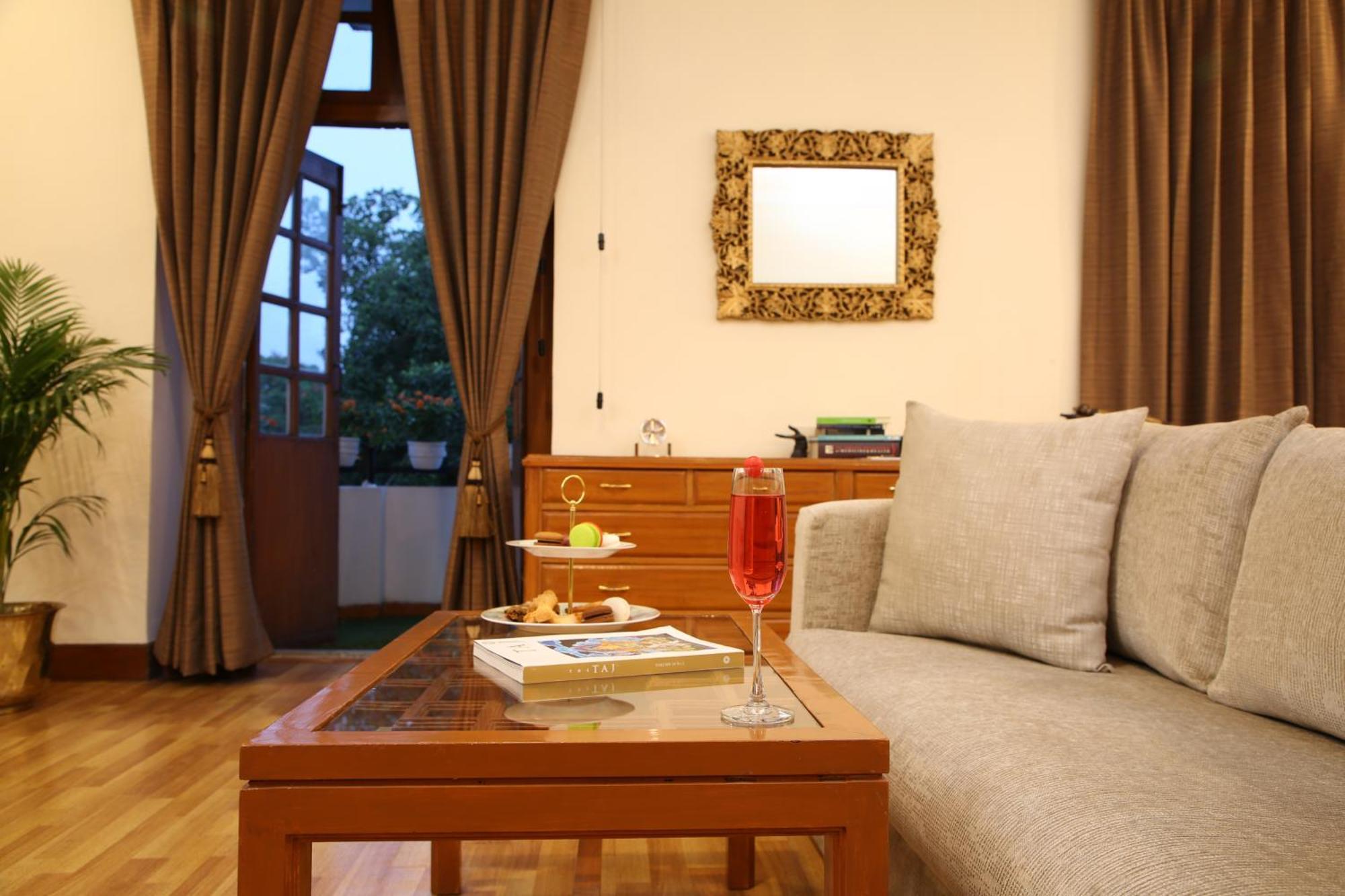 Ambassador, New Delhi - Ihcl Seleqtions Hotel Luaran gambar A living room