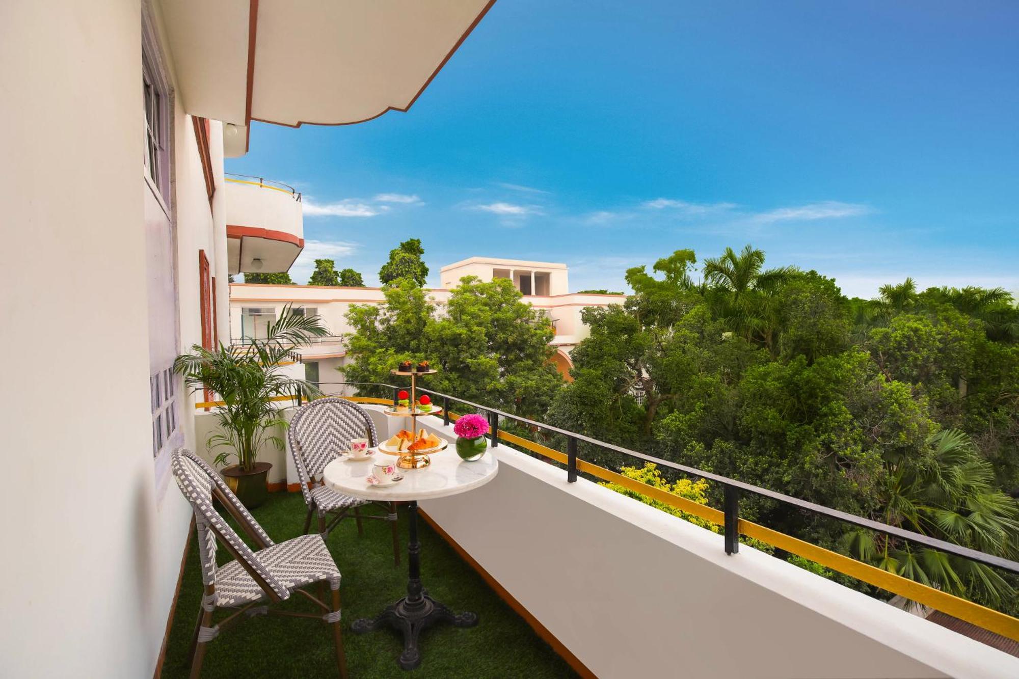Ambassador, New Delhi - Ihcl Seleqtions Hotel Luaran gambar A balcony